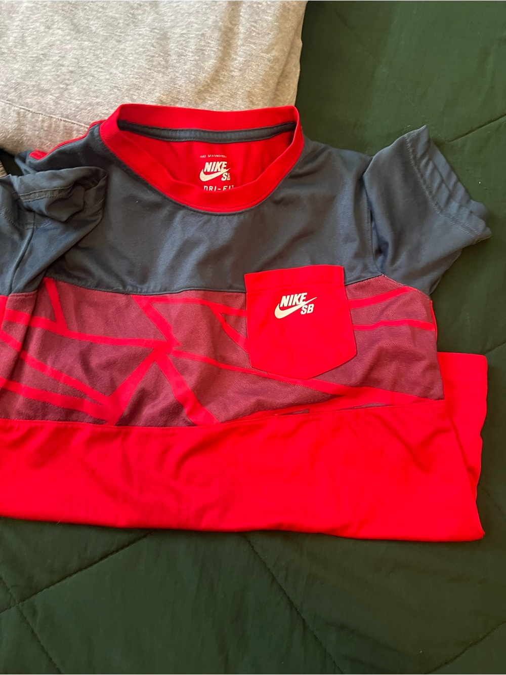 Nike SB Kids Short Sleeve Colorblock Tee in Red and Gray